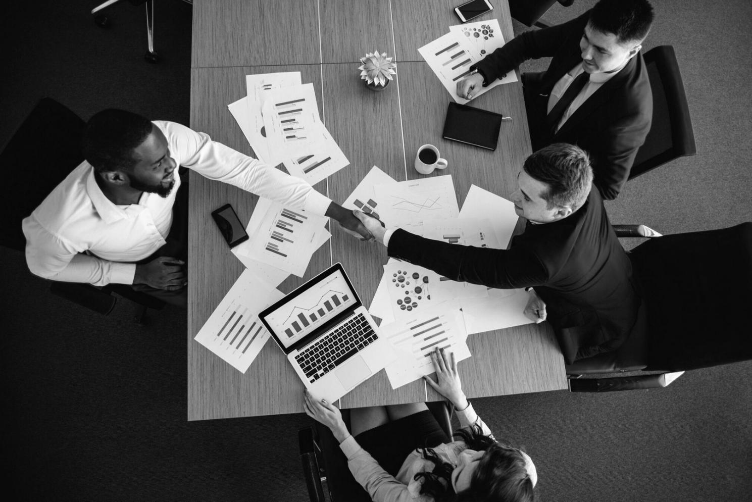 Участники вебинара изучают бизнес-стратегии